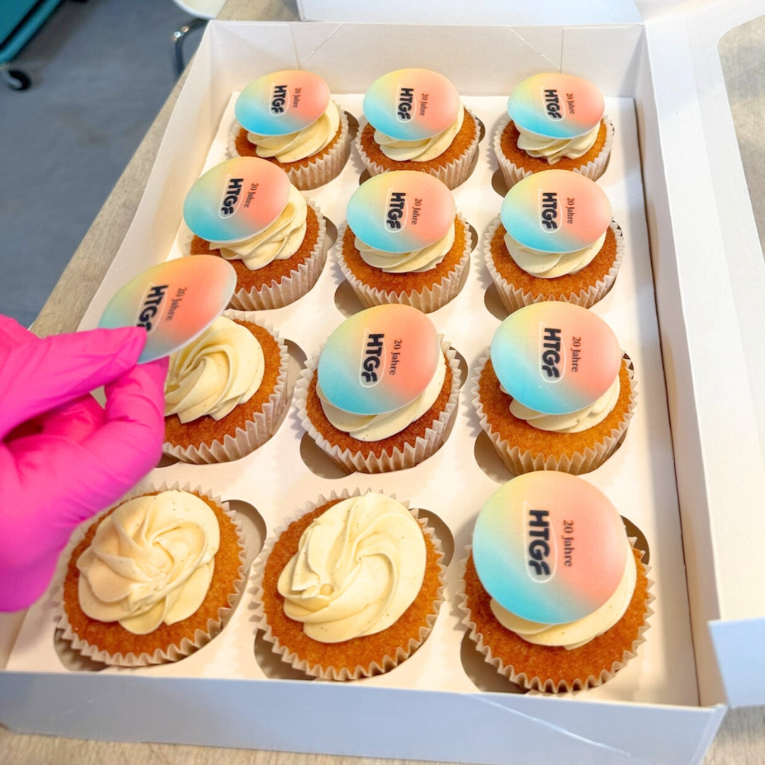 HTGF feiert 20 Jahre mit gebrandeten Desserts von Das Cupcake