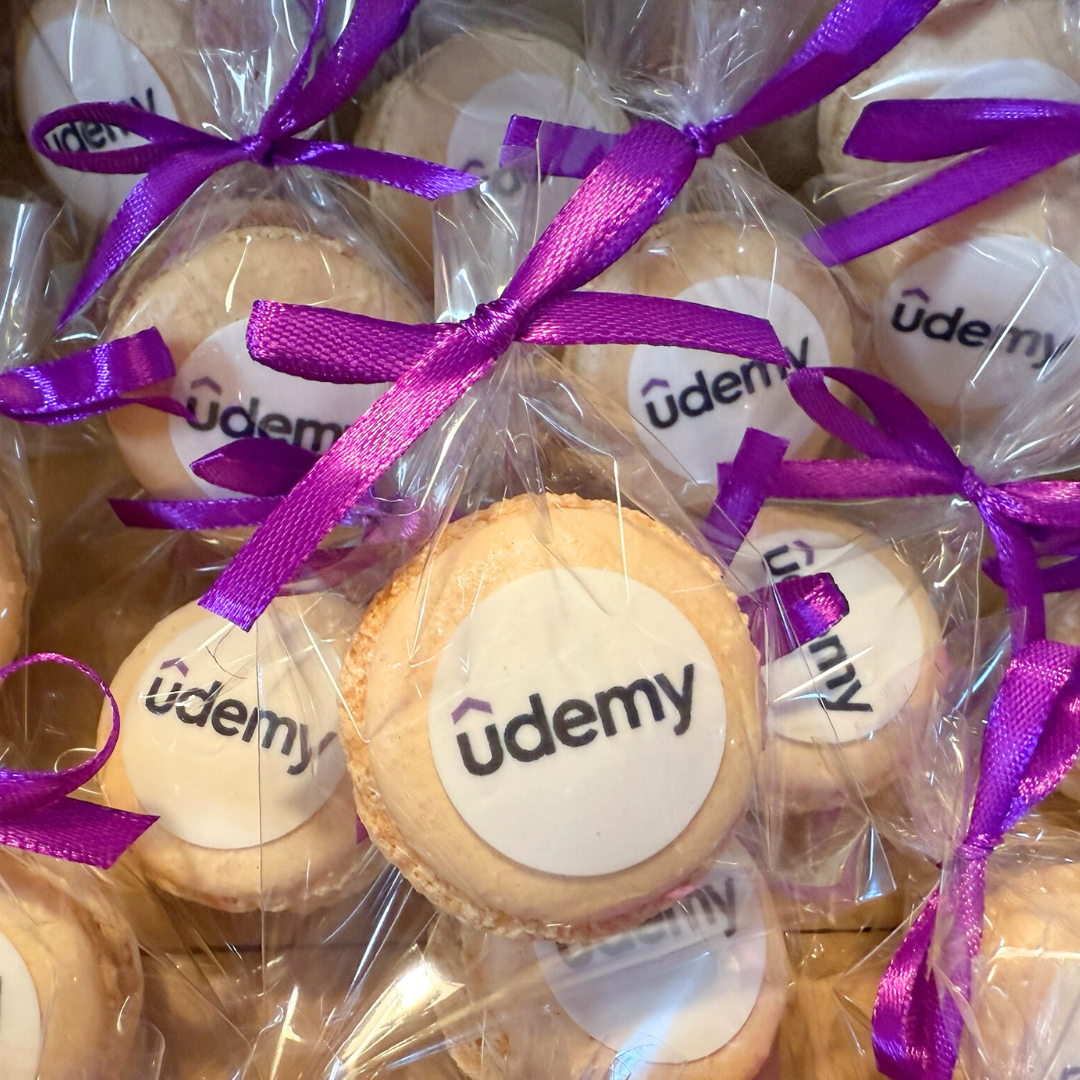 Gebrandete Macarons für Udemy Business beim FWD 2025 Event