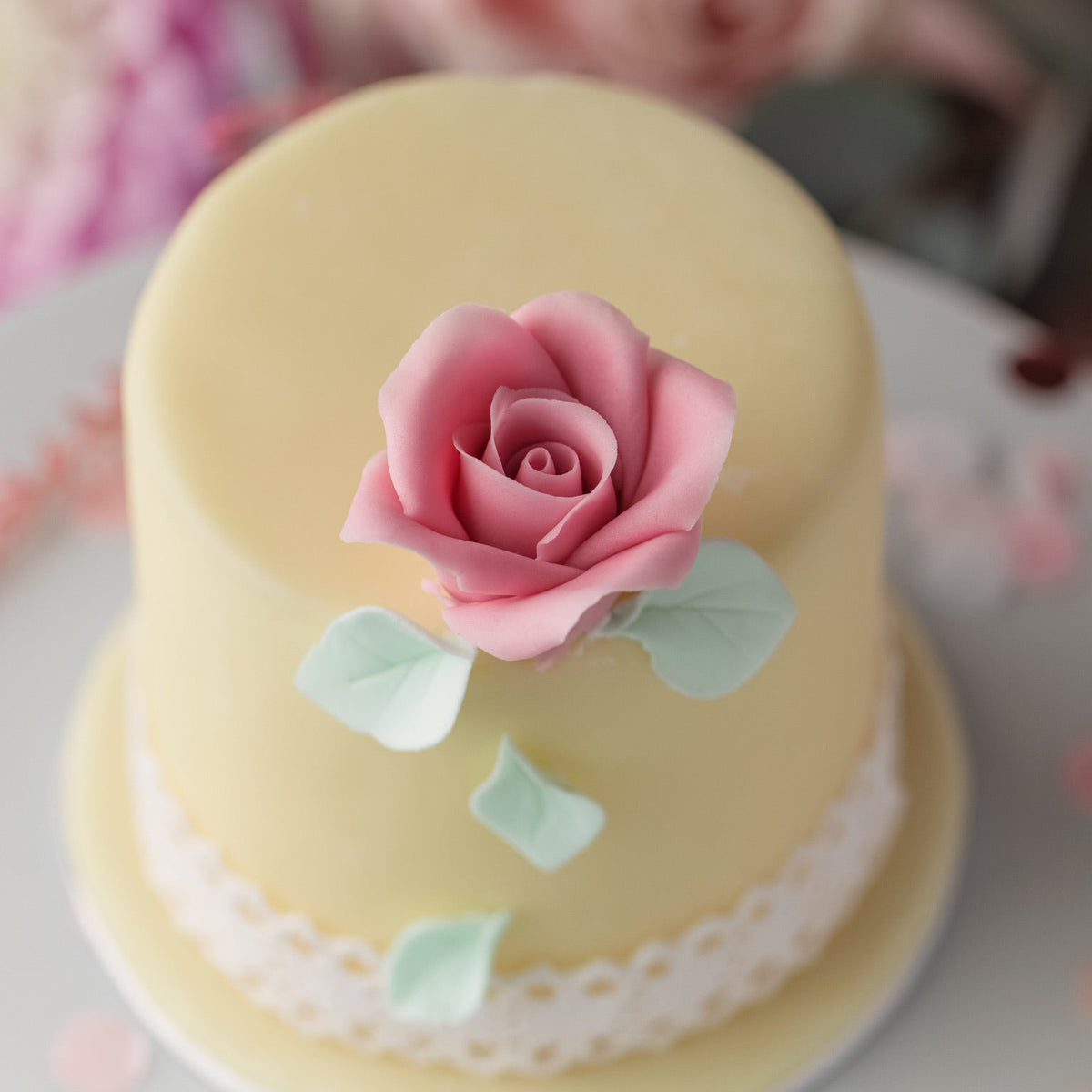 Mini Törtchen-Kurs mit Ewa Feix – Buttercreme, Fondant &amp; Rosen