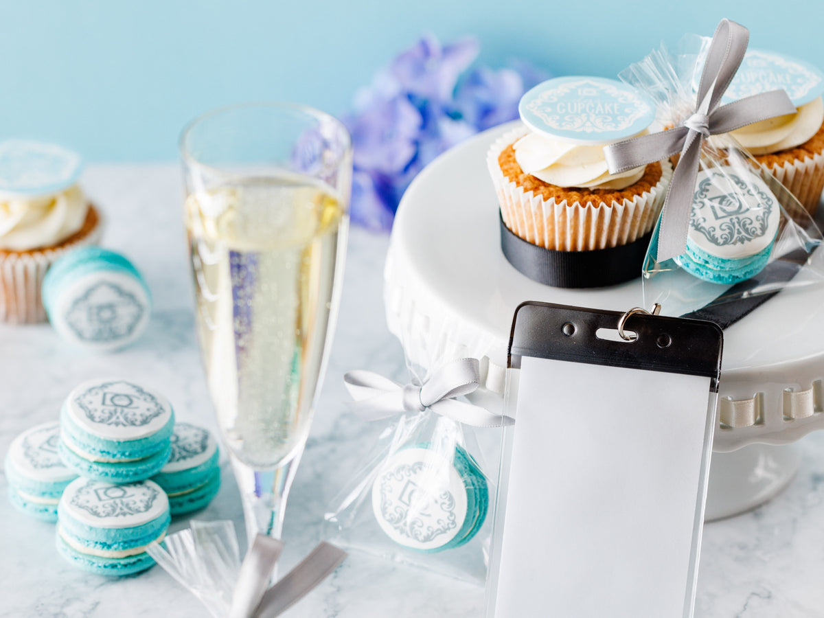 Cupcakes mit Firmenlogo