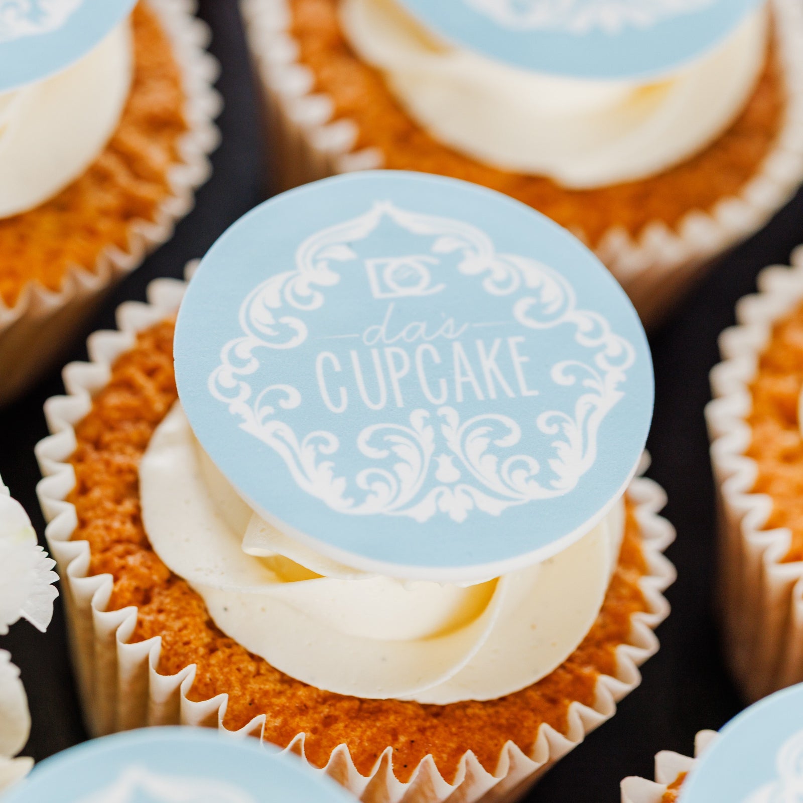 Cupcakes mit Firmenlogo