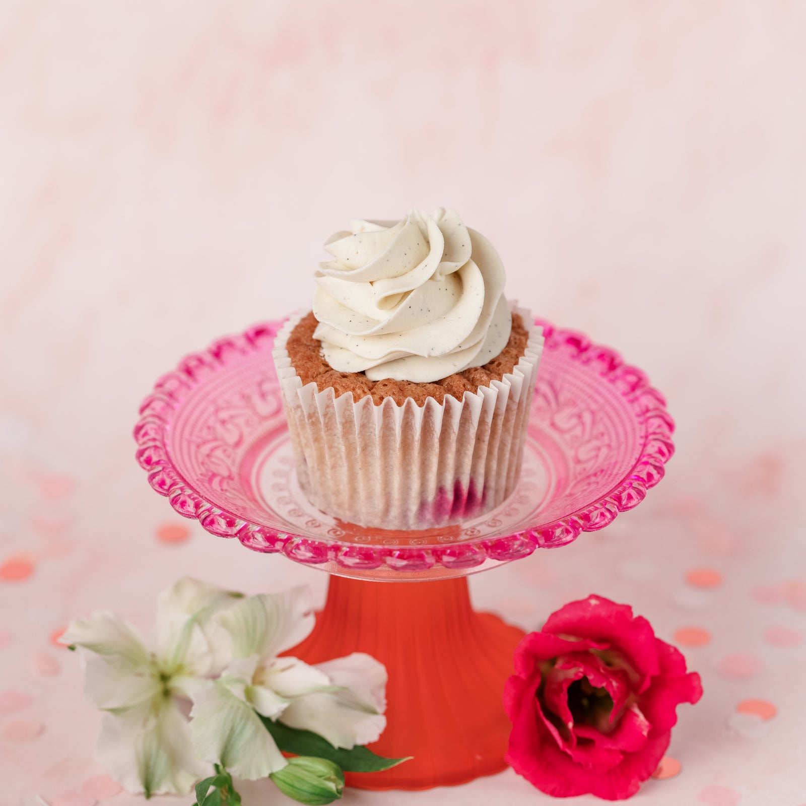Vanille-Himbeer-Cupcakes mit Vanille-Buttercreme